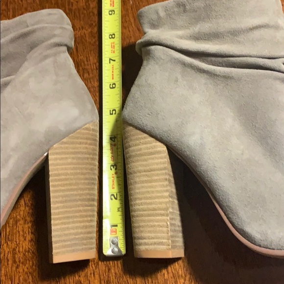 Chinese Laundry Stacked-Heel Booties KC - Picture 4 of 4